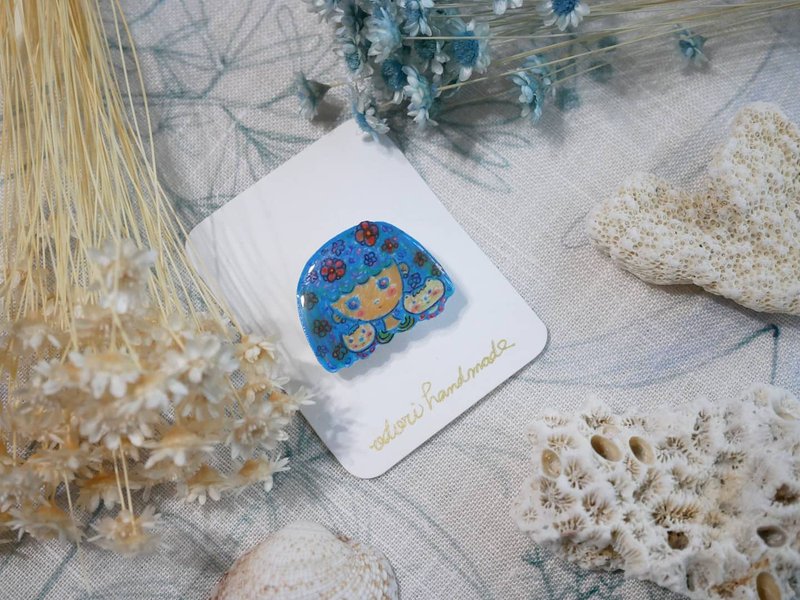 Blue flower girl. Pure hand-painted illustration crystal resin pin - เข็มกลัด - เรซิน 