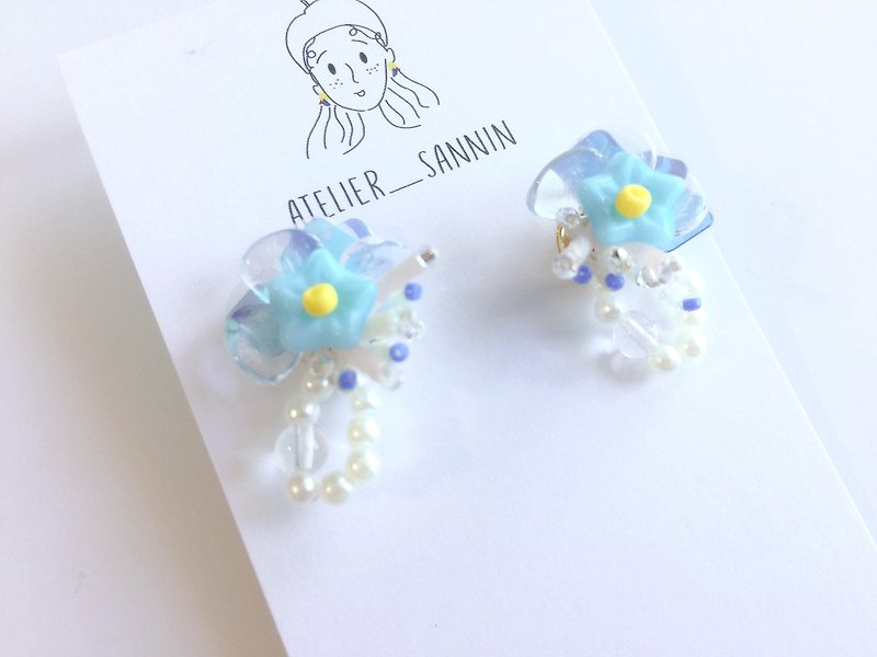 Transparent petal sequins flower - small blue flower handmade earrings ear ear needle - Earrings & Clip-ons - Other Materials Multicolor