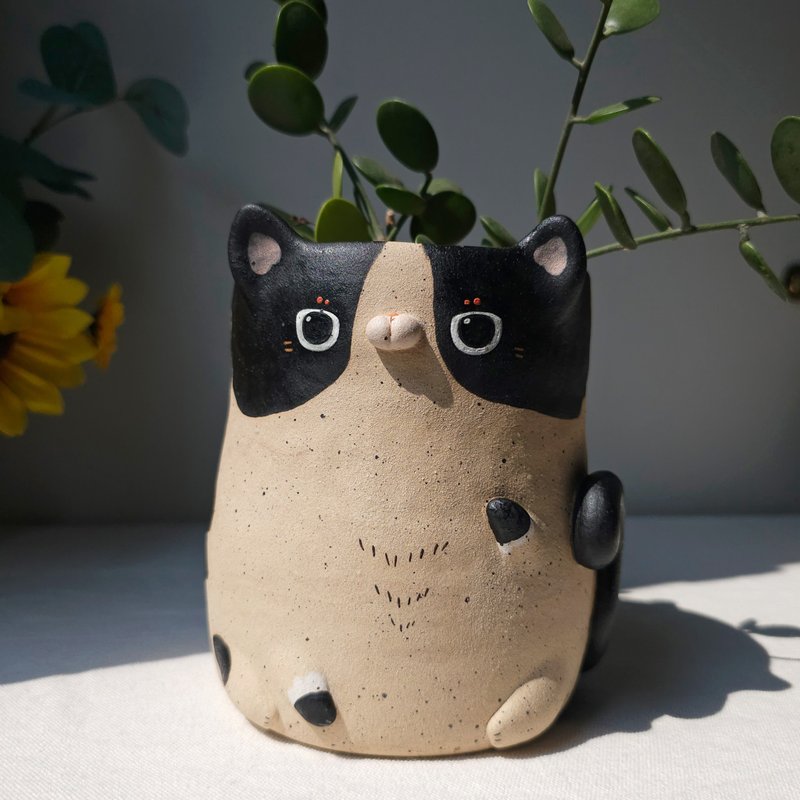 Cow cat planter. Cookie 'n cream clay pot. - 盆栽/植栽 - 陶 