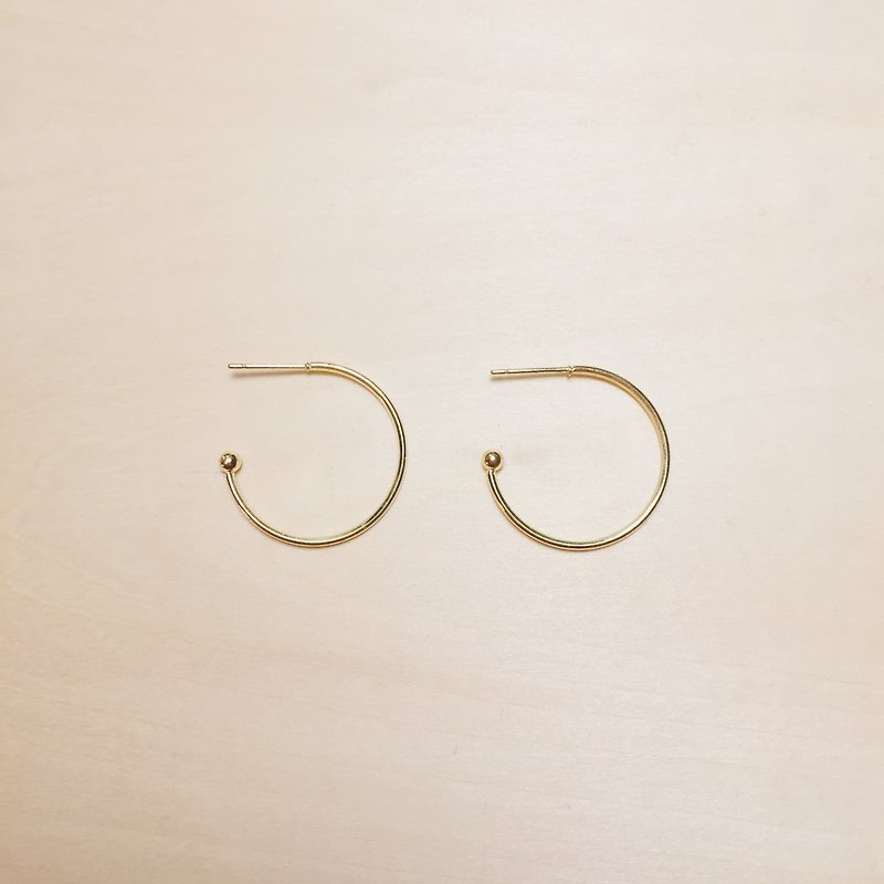 Golden big C-shaped earrings - ต่างหู - ทองแดงทองเหลือง สีทอง