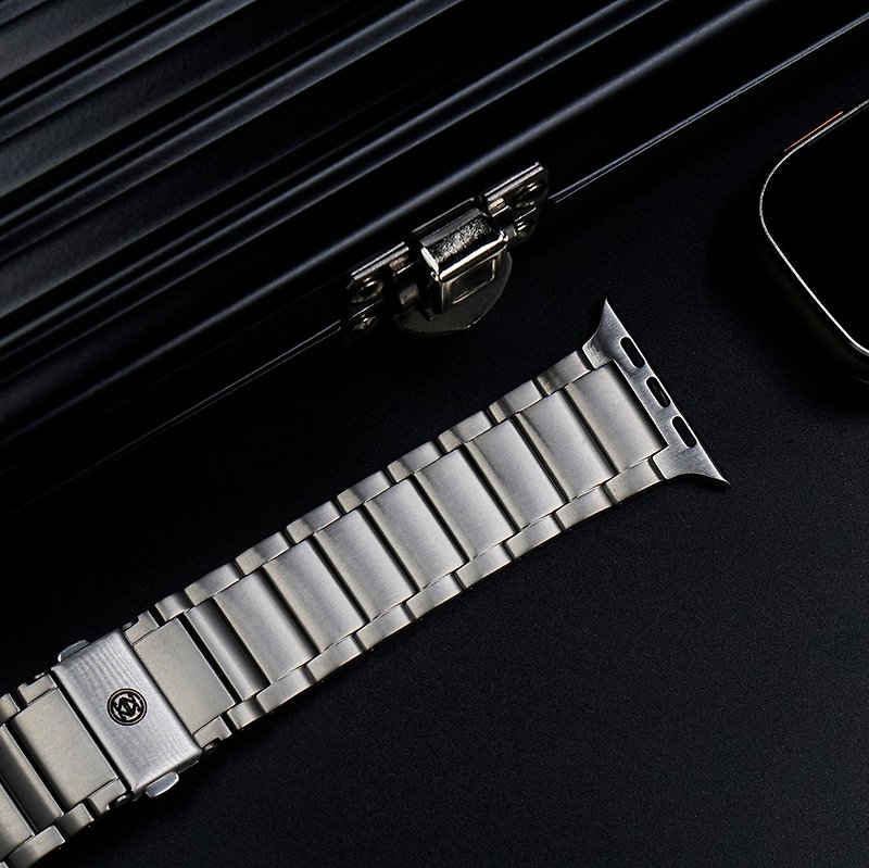 Apple Watch Ultra 49mm 用チタンストラップ シルバー - TIGT - 腕時計ベルト - 金属 シルバー