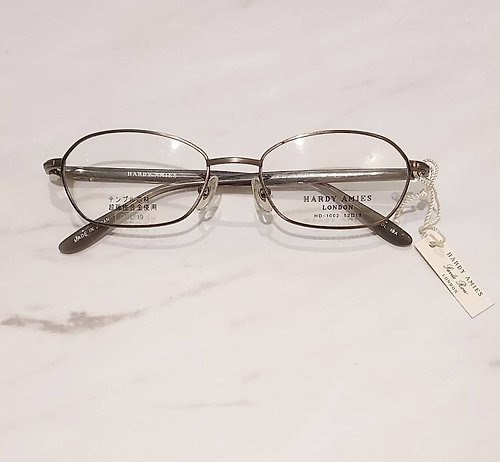 昨日好物 • yesterday nicethings 絕版老品全新 英國Hardy Amies London 古董眼鏡