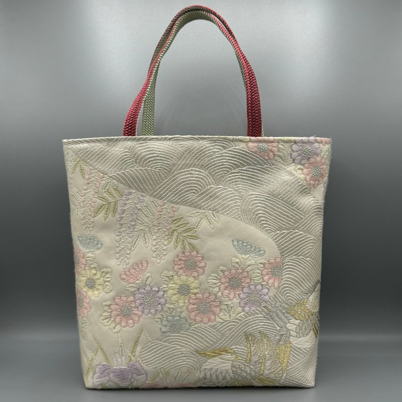 Kimono Obijime Remake Tote bag - กระเป๋าถือ - ผ้าไหม ขาว