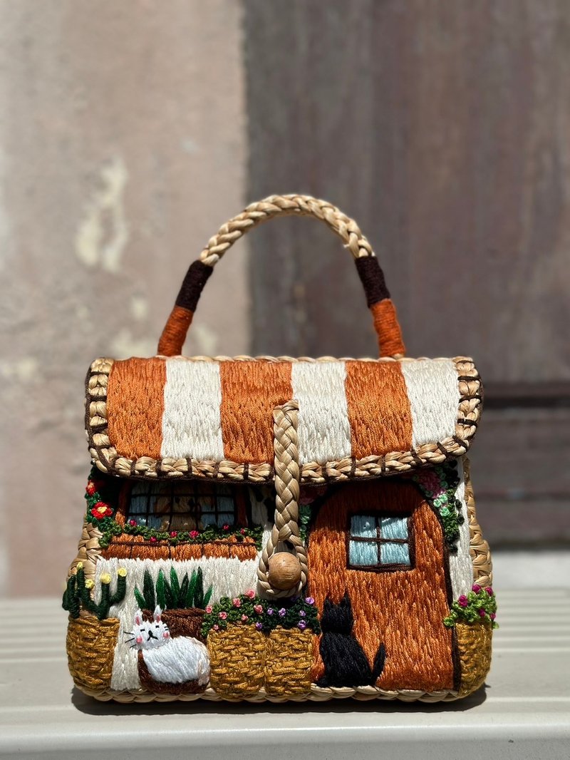 Hand-embroidered water hyacinth woven bag - Handbags & Totes - Other Materials Brown