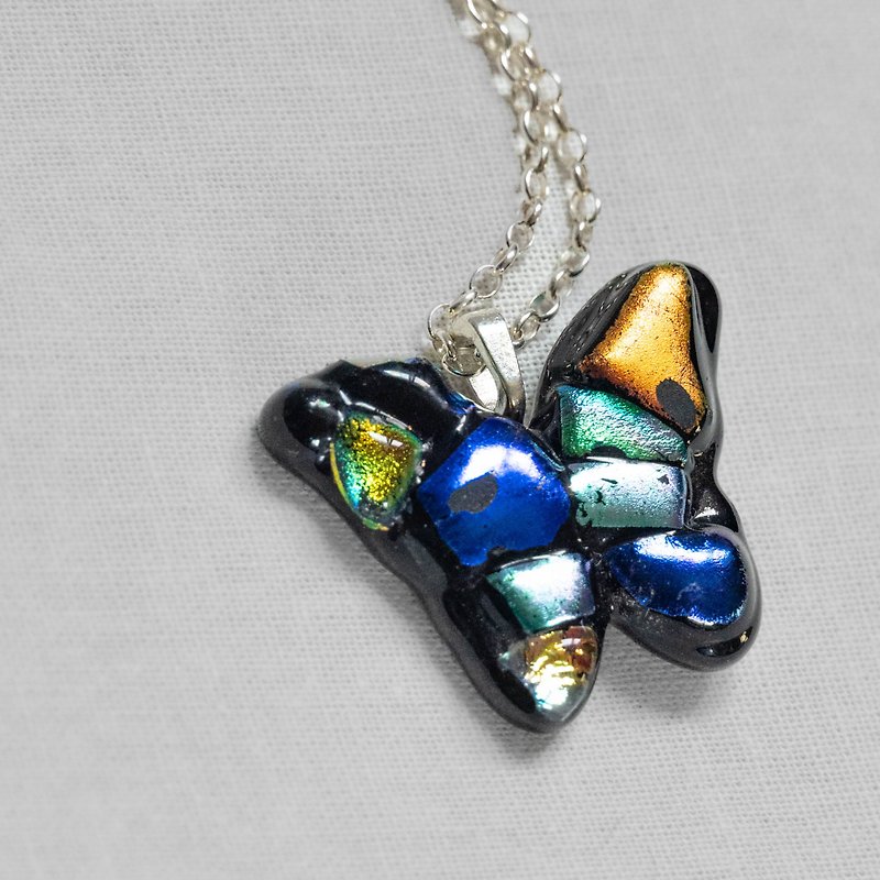 Jewelry Glass Blue Metal Butterfly Necklace - สร้อยคอ - แก้ว สีน้ำเงิน