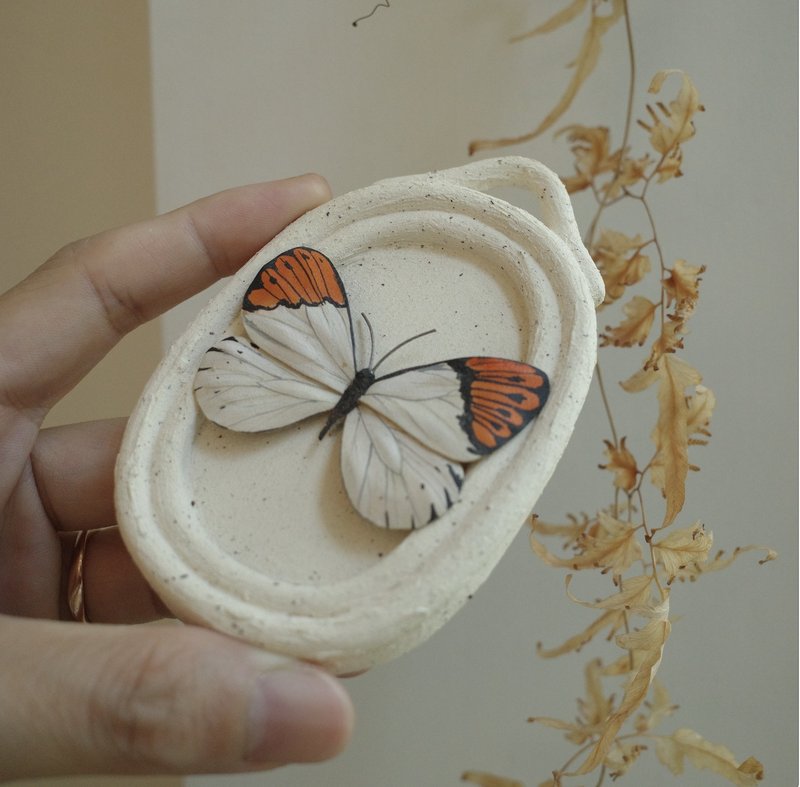 陶板皮革蝴蝶作品 僅此一件售完不補 - 擺飾/家飾品 - 真皮 