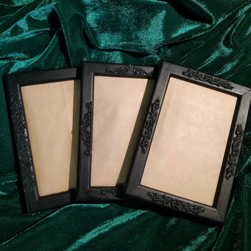 Wooden photo frames (4x6 inch photo) in gothic style - กรอบรูป - ไม้ สีดำ