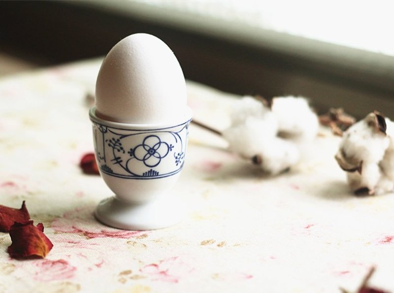 【Good day fetish】 Belgian vintage classic classical egg cup - จานเล็ก - เครื่องลายคราม ขาว