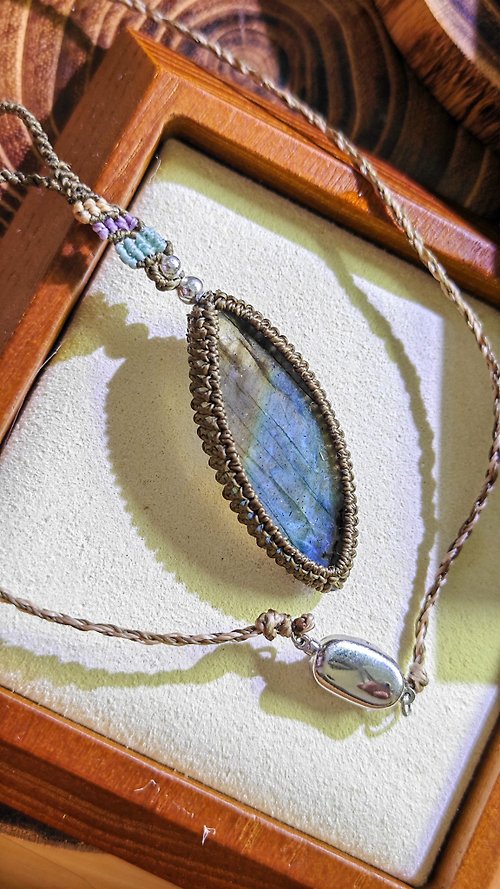 zen crystal jewelry 礦石水晶 木系|拉長石|soulmate|手工頸繩
