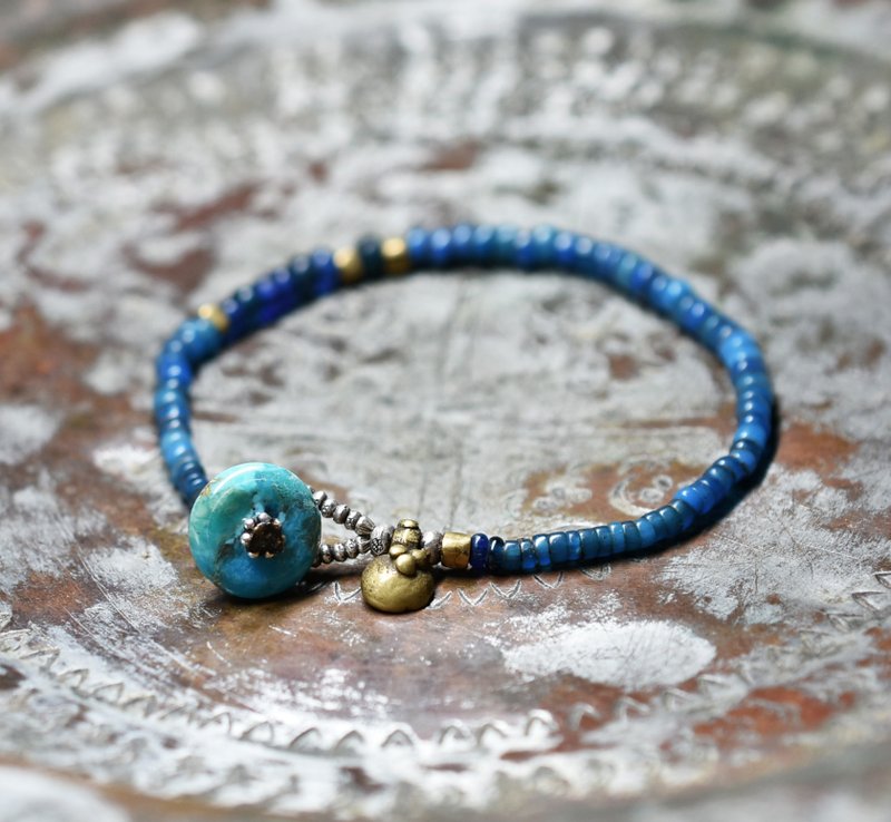 Naga Tribe Antique Beads with Blue and Indigo Blue Beads, Old Orissa Brass Bracelet with Turquoise Bead Clasp - สร้อยข้อมือ - แก้ว สีน้ำเงิน