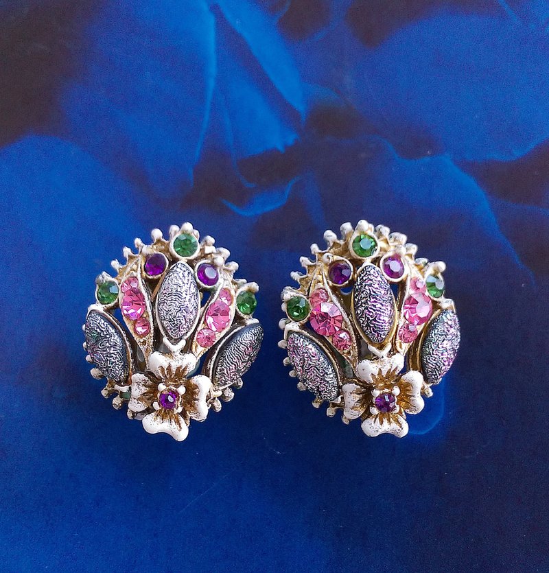 Vintage Jewelry 西洋古董飾品 FLORENZA 白琺瑯彩鑽 夾式耳環 - 耳環/耳夾/耳骨夾 - 其他金屬 金色