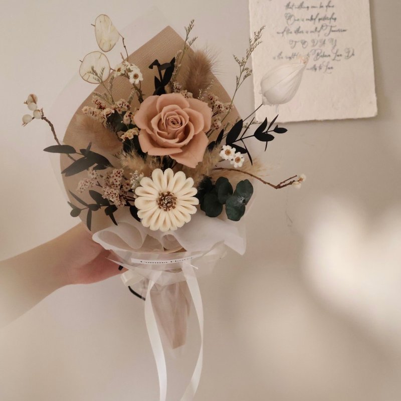 Single round tip beautiful earth color bouquet eternal bouquet birthday bouquet - ช่อดอกไม้แห้ง - พืช/ดอกไม้ หลากหลายสี