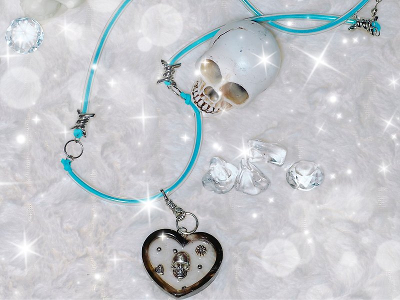 UNFINISHED×AMAIHONE collaboration necklace - Necklaces - Resin Blue