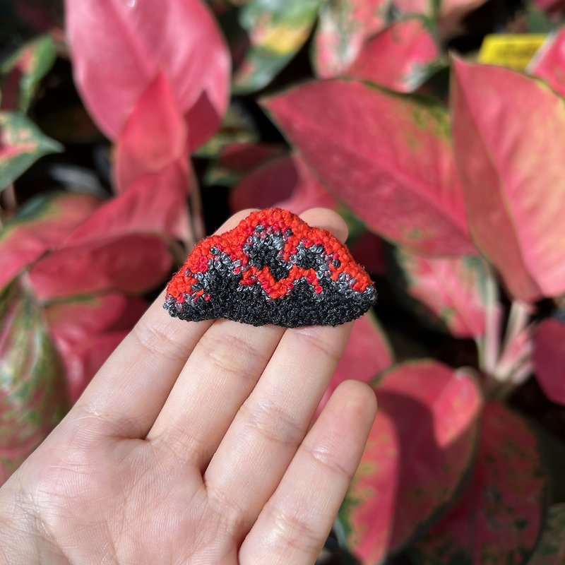 Hand Embroidery Brooch - Crimson / Cloud a day - เข็มกลัด - งานปัก 