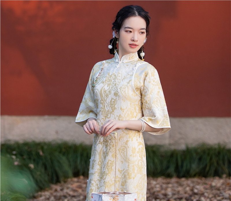 Yue Weilan New Chinese Retro Large Sleeve Double-Breasted Ancient Cheongsam - Qipao - Polyester Gold