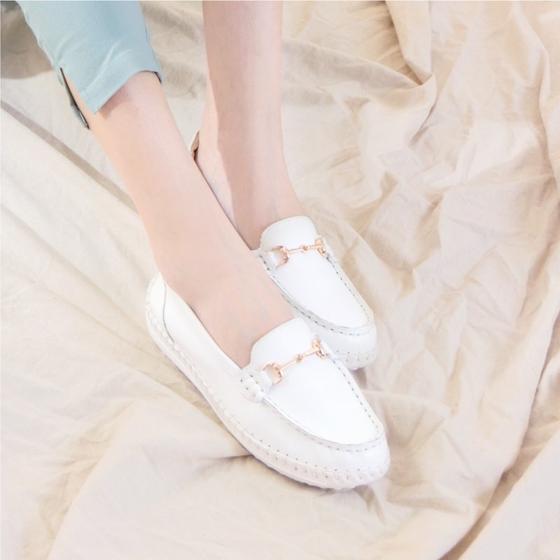 Horsebit Leather Lazy Lok Fu Magnet Thick Bottom Air Cushion Balloon Shoes (Cloud White) - รองเท้าอ็อกฟอร์ดผู้หญิง - หนังแท้ ขาว