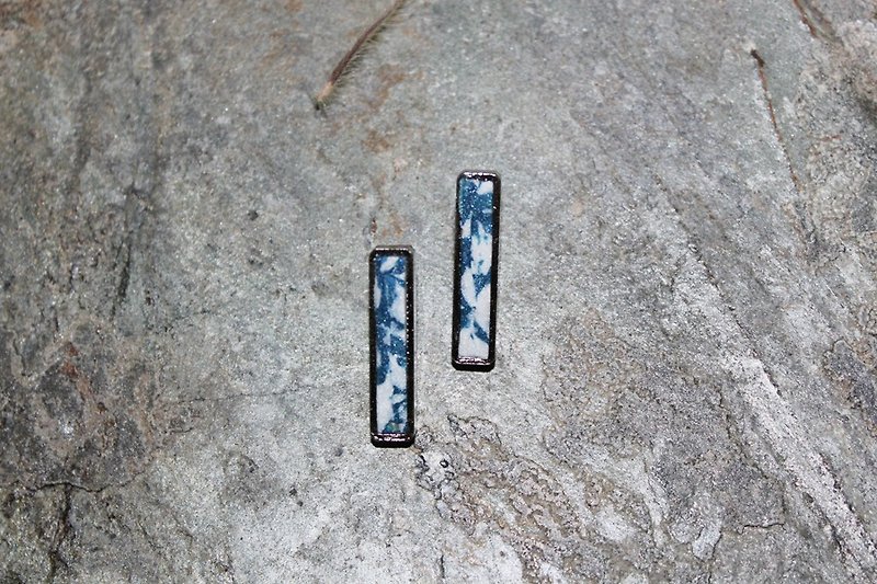 Blue jasmine soft clay pin earrings - ต่างหู - ดินเผา สีน้ำเงิน