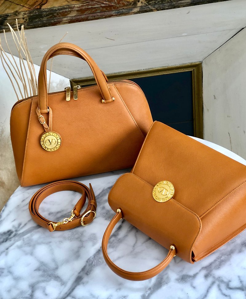 [Directly from Japan, brand name used packaging] VALENTINO GARAVANI Metal Motif Embossed Leather 2WAY Shoulder Bag Camel ycyt4r - Messenger Bags & Sling Bags - Genuine Leather Brown