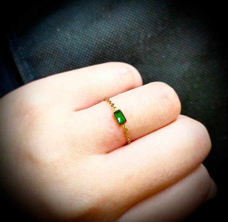 Elegant emerald square Stone 14k gold fashionable simple pull-out chain ring ring - แหวนทั่วไป - เครื่องประดับ สีทอง