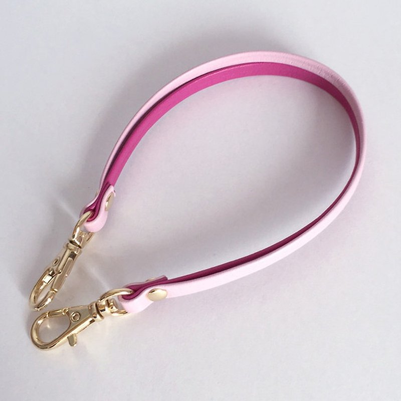 Two-tone color Leather strap (VividPink and PalePink) width:6mm Clasps : Gold - กระเป๋าเครื่องสำอาง - หนังแท้ สึชมพู