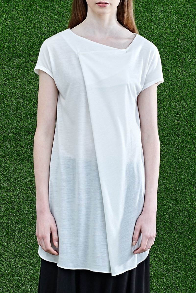 White large folding three-dimensional knit top - เสื้อผู้หญิง - วัสดุอื่นๆ ขาว