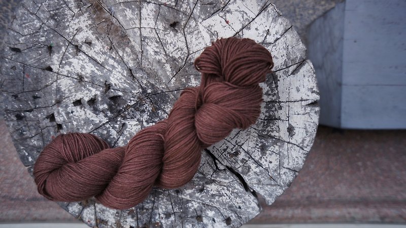 Hand dyed line. chocolate - Knitting, Embroidery, Felted Wool & Sewing - Wool Brown