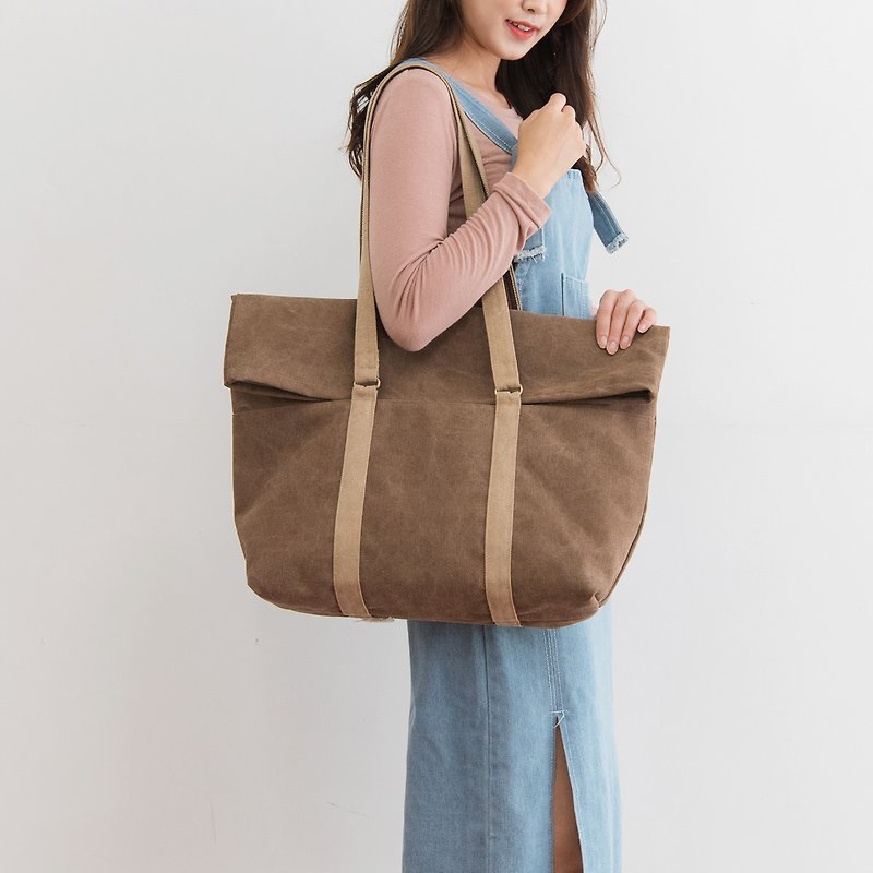 Beige Canvas Messenger Shoulder Bag  - กระเป๋าแมสเซนเจอร์ - ผ้าฝ้าย/ผ้าลินิน สีนำ้ตาล
