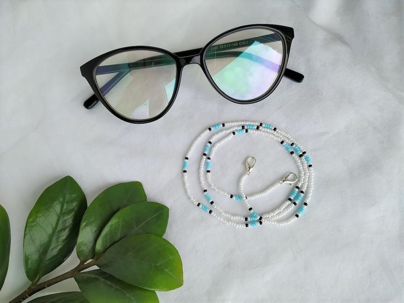 Sunglasses chain. Glasses chain. Eyeglasses chain Glasses holder Spectacle chain - Glasses & Frames - Glass White