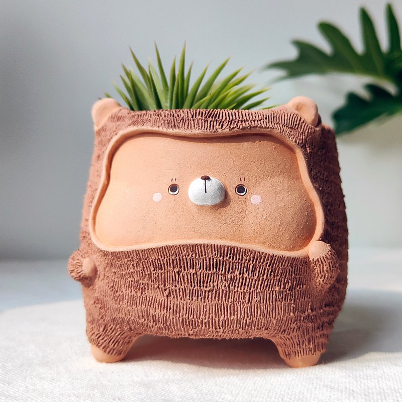 Light brown furry bear planter. Handmade terracotta 花 - 花瓶/花器 - 陶 