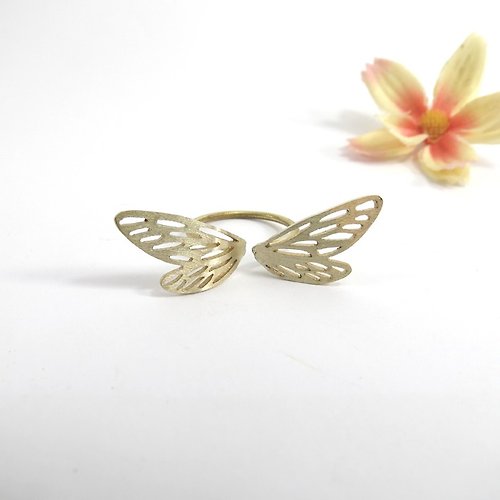 wabyshop Dragonfly wings ring by WABY SHOP