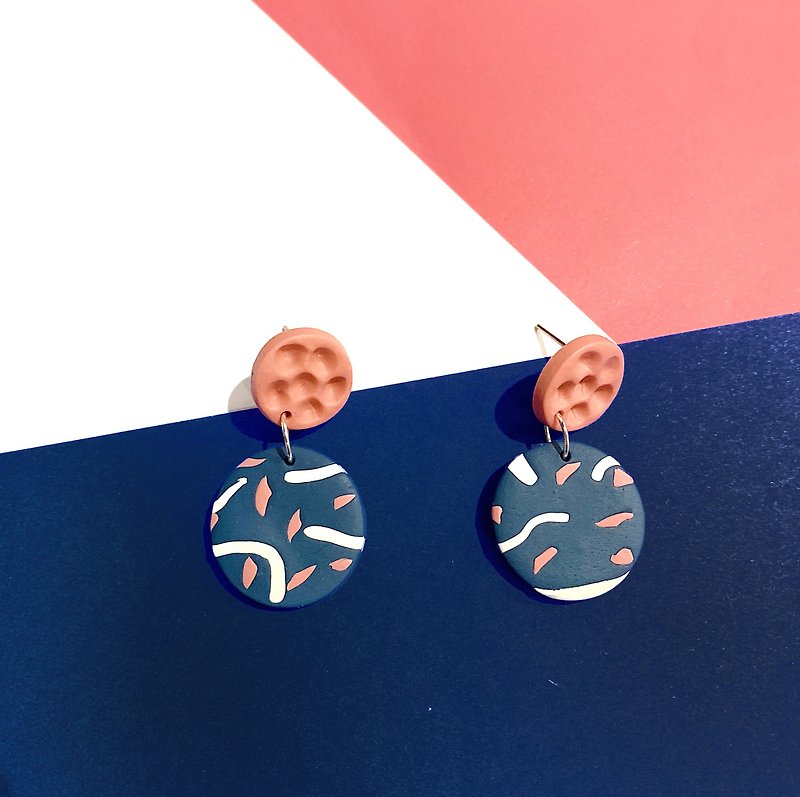 Polymer clay earrings Navy-coral - 耳環/耳夾 - 其他材質 多色