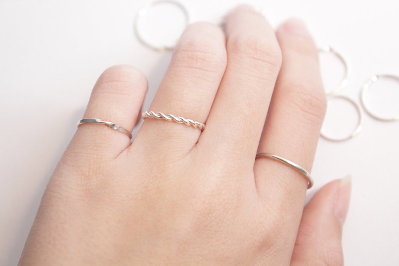 Simple Slim RIng - แหวนทั่วไป - เงินแท้ สีเงิน