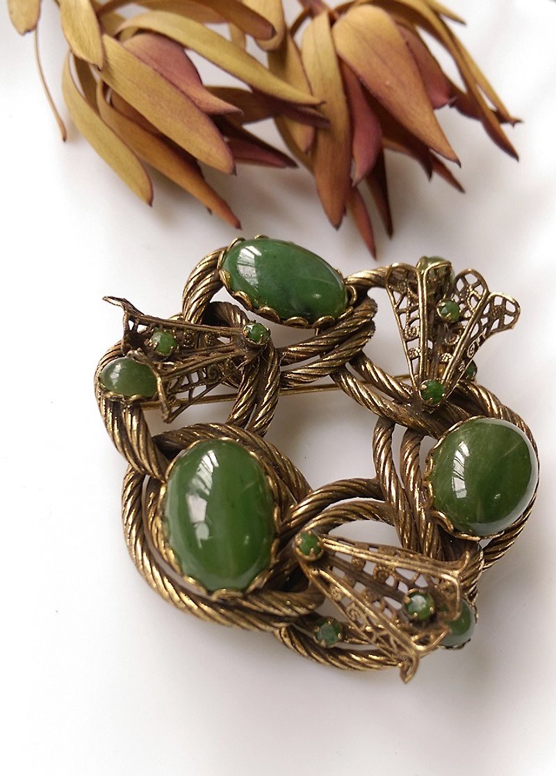 [Western antique jewelry / old age] 1970's atmospheric green jade circle pin - เข็มกลัด/พิน - โลหะ สีเขียว