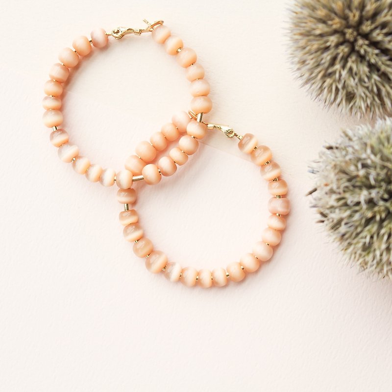 [Day daily] orange pink beaded cat eye round earrings - Earrings & Clip-ons - Other Materials 