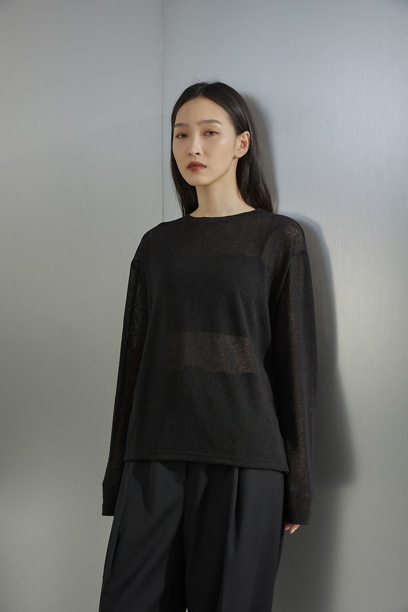 [Brand Selection] Micro-transparent back slit long-sleeved thin knitted black - สเวตเตอร์ผู้หญิง - เส้นใยสังเคราะห์ สีดำ