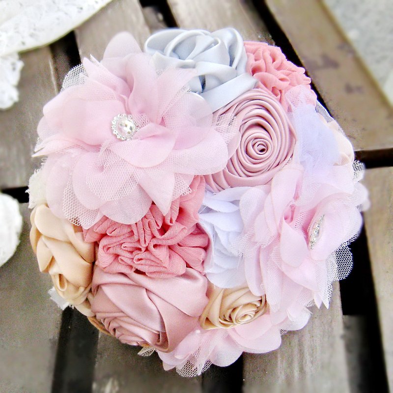 Wedding fabric flower bouquet, bridal bouquet, briidesmaid bouquet B006 - อื่นๆ - ผ้าไหม สึชมพู