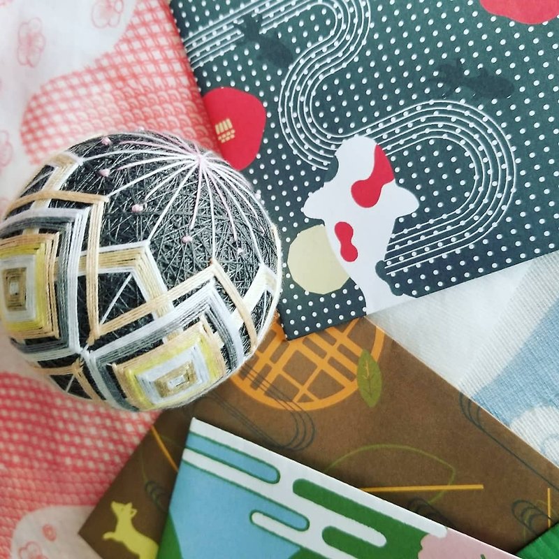 Colorful Lines and Home Furnishing Balls - Grey Sakura (Full Hand) M Size - ของวางตกแต่ง - งานปัก สีเทา
