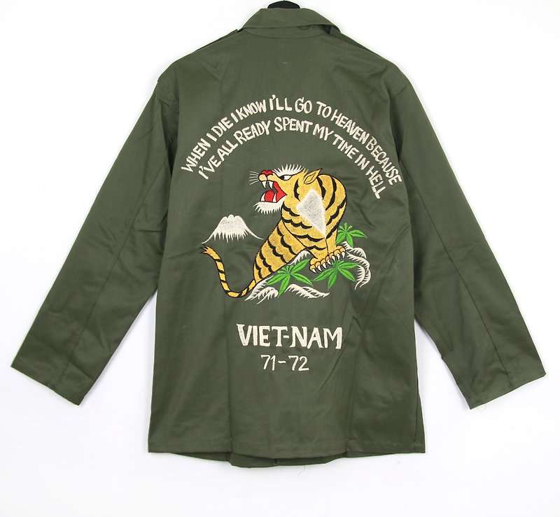Back to Green :: Military Embroidered Shirt Jacket Embroidered Tiger // Men and Women Wearable // vintage (J-07) - Men's Coats & Jackets - Cotton & Hemp 
