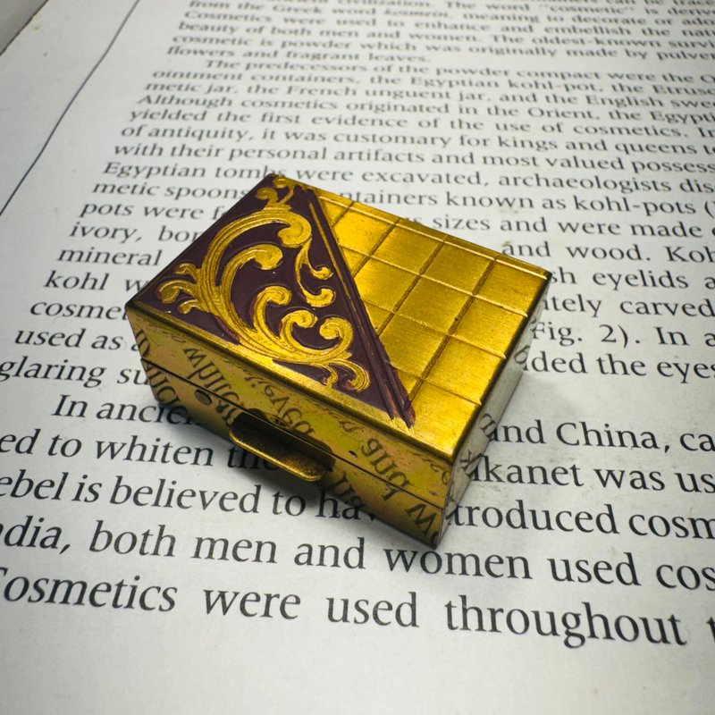 美國50年代紫色卷草紋小藥盒 - 其他 - 其他金屬 