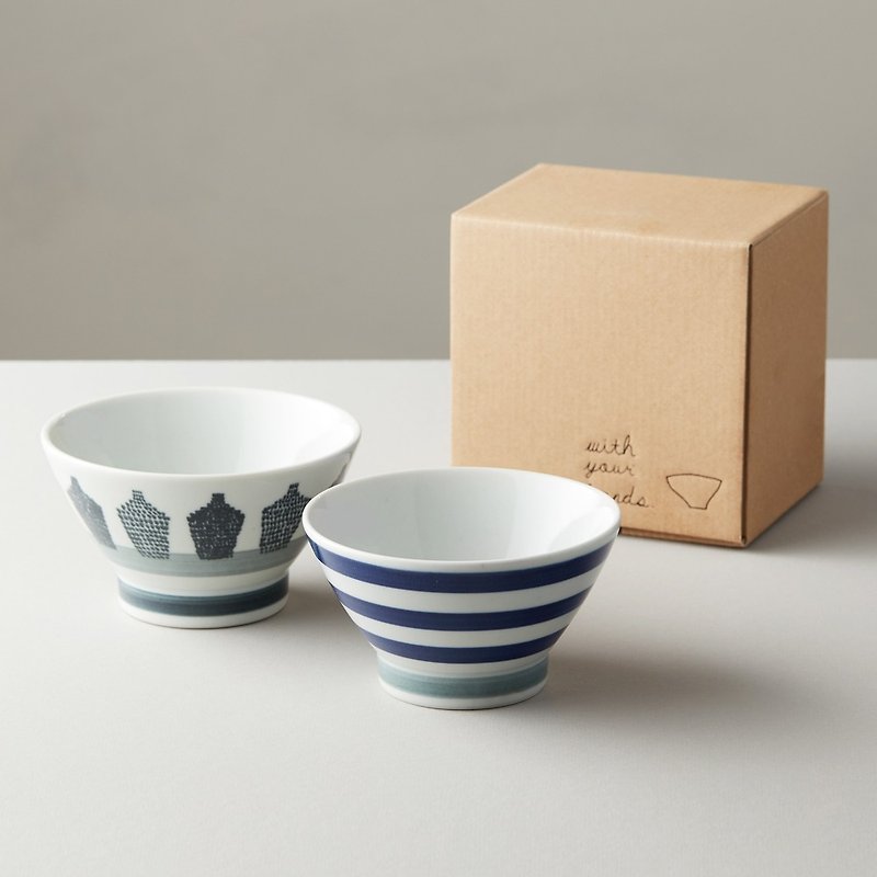Ishimaru Hatami-Blue Wine Bottle-Blue Pattern Couple Bowl (Set of 2) - ถ้วยชาม - เครื่องลายคราม ขาว