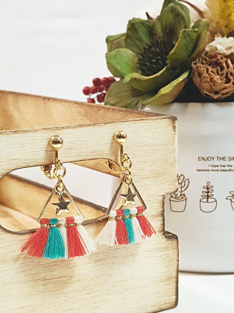 Paris*Le Bonheun. Triangle star tassel earrings (ear pin/ Clip-On clip type). Christmas night - Earrings & Clip-ons - Other Metals Red