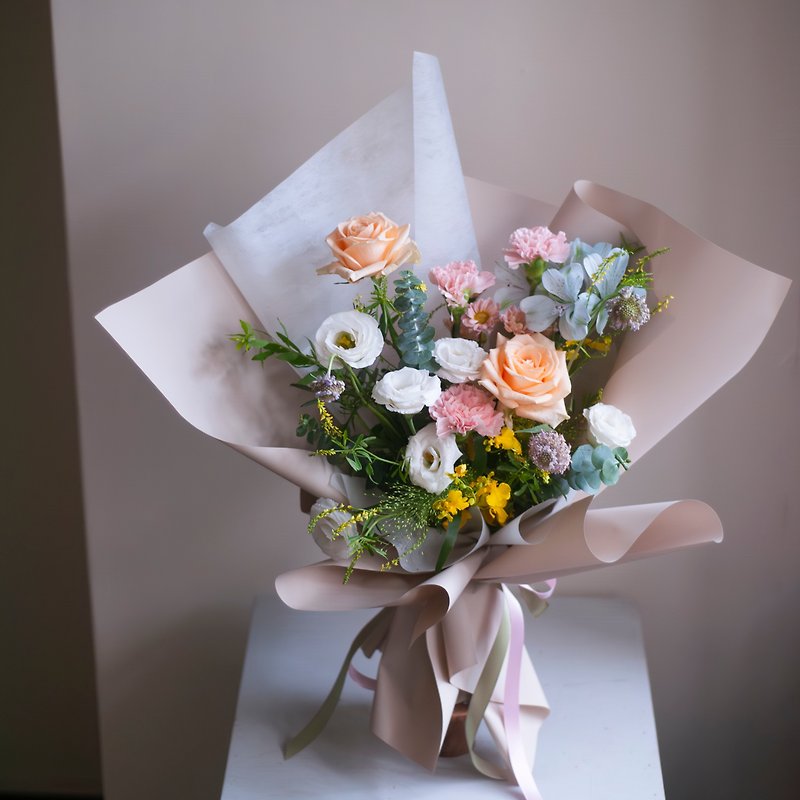 [Mother's Day flower gift pre-order] Soft and colorful bouquets | Flowers | Mother's Day bouquets - Dried Flowers & Bouquets - Plants & Flowers Multicolor