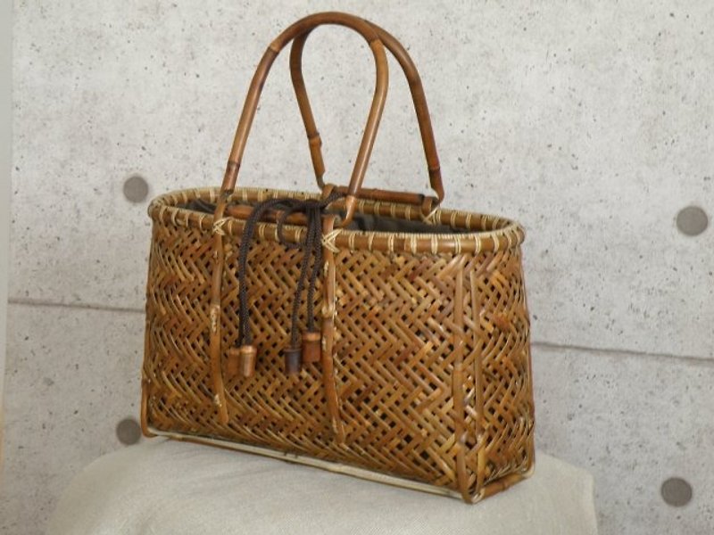 Smoking Kuril bamboo basket bag large - Handbags & Totes - Bamboo Brown