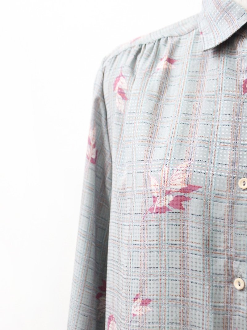 【RE1021T254】 Autumn Japanese-made retro leaves gray lattice ancient shirt - special - เสื้อเชิ้ตผู้หญิง - เส้นใยสังเคราะห์ สีเทา
