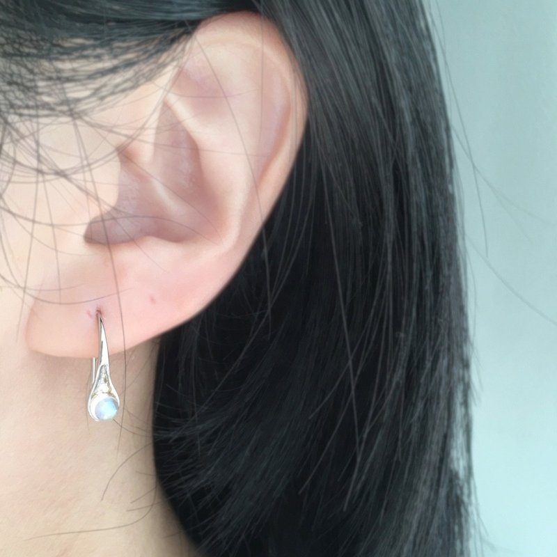 June Birthstone Moonstone Teardrop Earring月光石 - 耳環/耳夾/耳骨夾 - 寶石 綠色