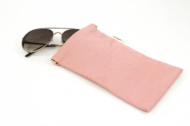 Ikuko Ijiko Produce Pink Leaf Kimono Sunglasses Case - กระเป๋าเครื่องสำอาง - ผ้าฝ้าย/ผ้าลินิน สึชมพู