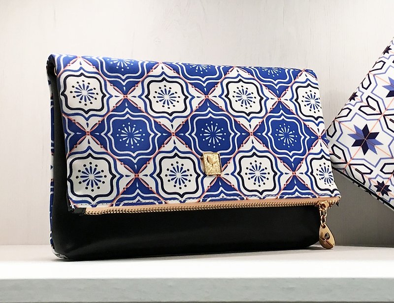 Colorful art style design clutch black blue and white bag long shoulder strap detachable messenger bag IPAD bag - กระเป๋าคลัทช์ - วัสดุอื่นๆ 