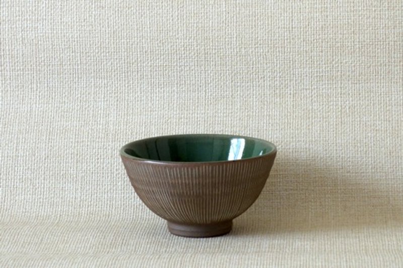 Inlaid celadon glazed bowl - Bowls - Pottery Brown