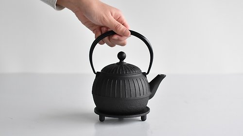 OIGEN 及源鑄造 鑄鐵茶壺【千草】(茶壺+瓶敷)