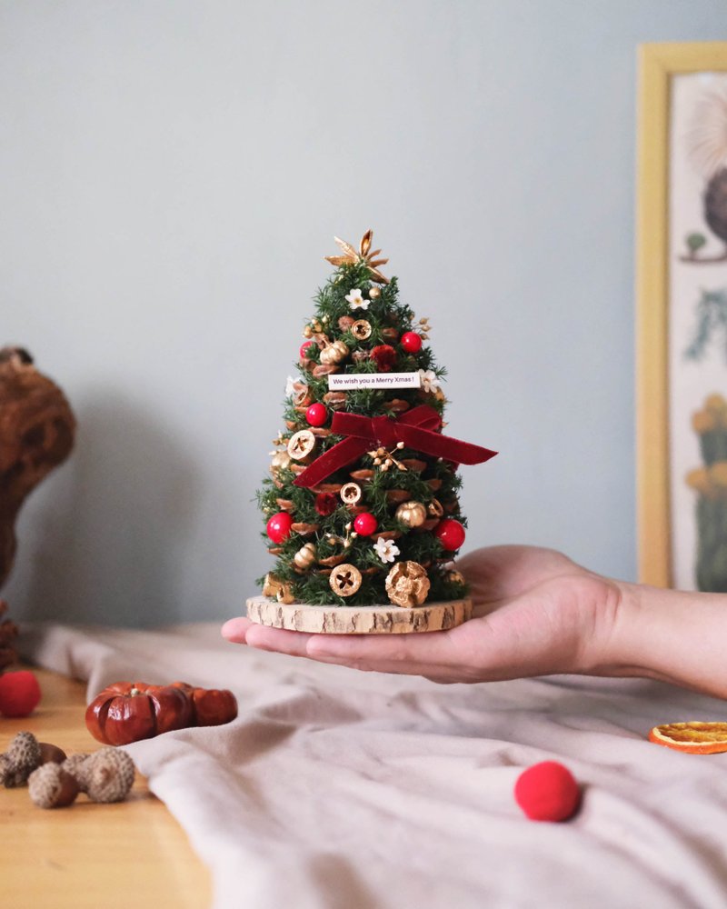 Pine cone Christmas tree/classic luxury model/exchange gifts - ช่อดอกไม้แห้ง - พืช/ดอกไม้ 